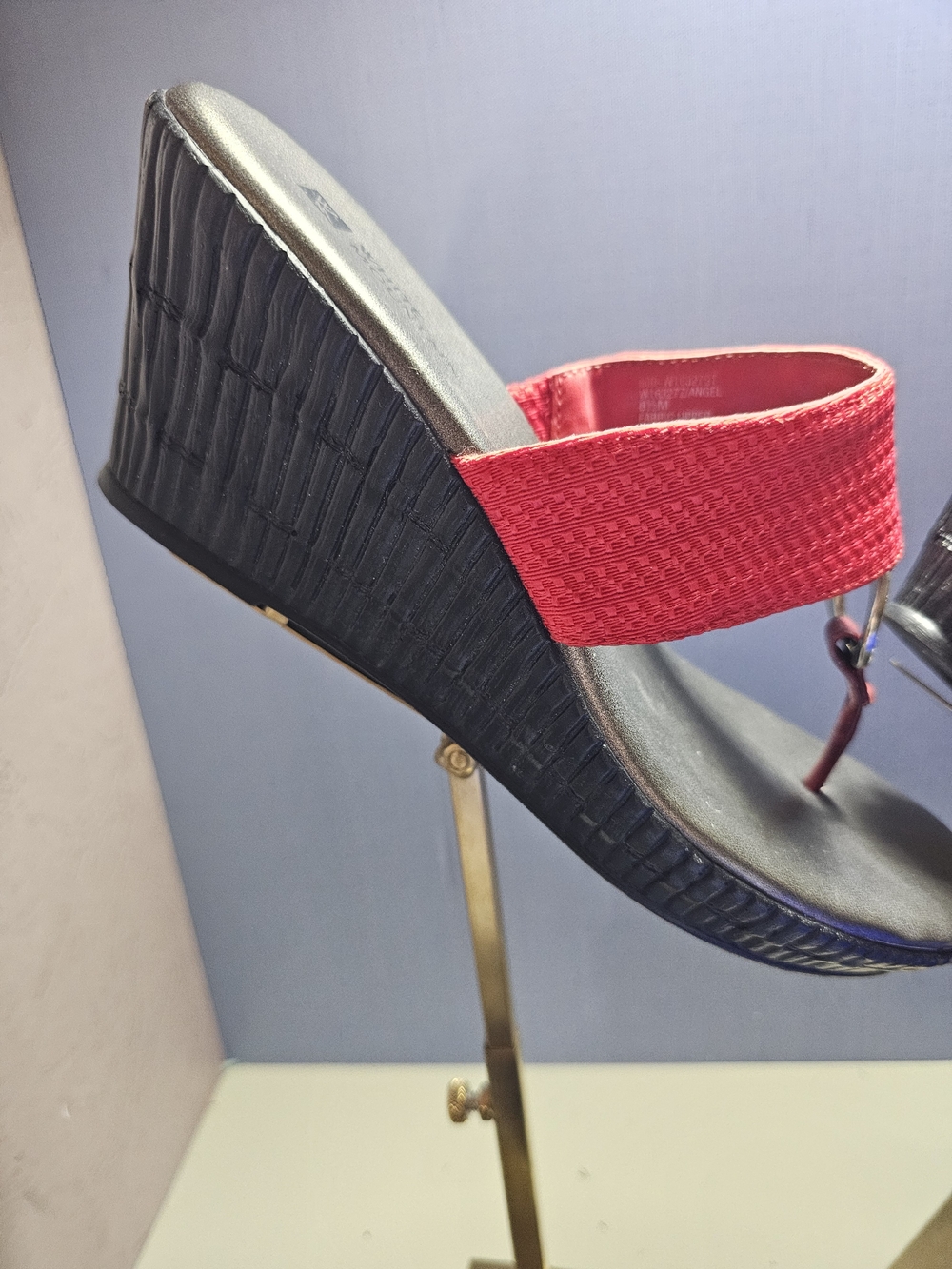 White Mountain Red Wedge Thong Sandals with Bling Ring - Picture 7 of 12